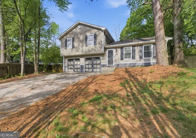 Photo 2 of Sale Pending at 1169 Dustin Ct, Stone Mountain, GA 30088 | MLS# 10729821 | Listing updated on 2026-07-07