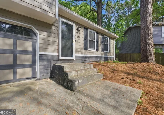 Photo 3 of Sale Pending at 1169 Dustin Ct, Stone Mountain, GA 30088 | MLS# 10729821 | Listing updated on 2026-07-07