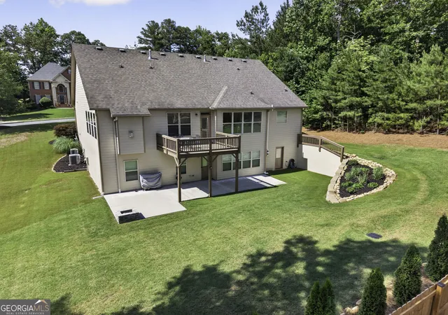 3rd image of 1875 Alcovy Trails Dr Dr, Dacula, GA 30019 | MLS# 10795623