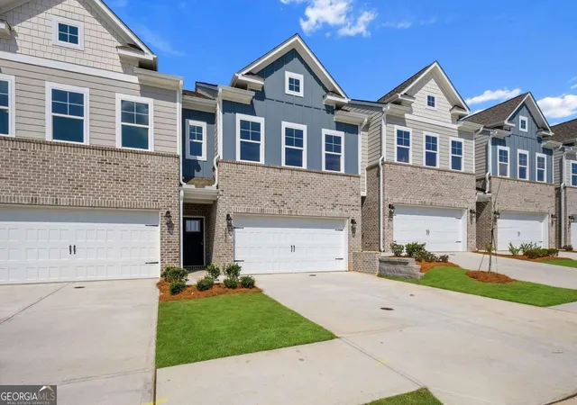 Photo 3 of Townhouse for sale at 3651 Donovan Cir, Loganville, GA 30052 | MLS# 10813922 | Listing updated on 2026-09-24