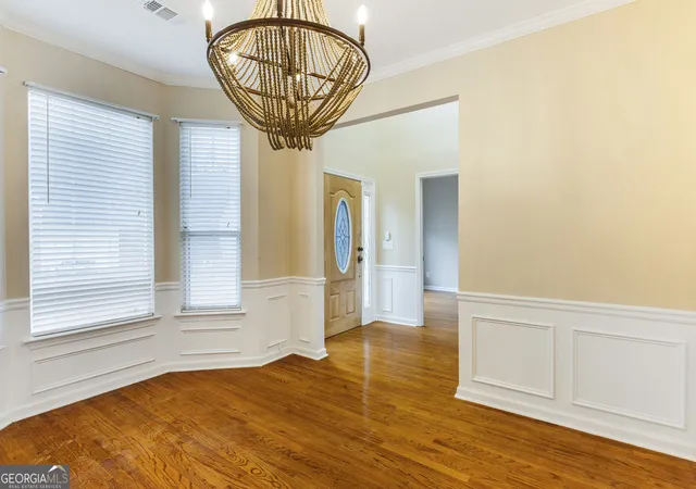 Photo 3 of Single family home for sale at 3028 Hallman Cir Sw, Marietta, GA 30064 | MLS# 10653251 | Listing updated on 2026-04-12