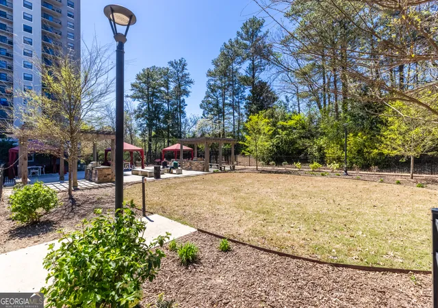 2nd image of 795 Hammond Dr, Sandy Springs, GA 30328