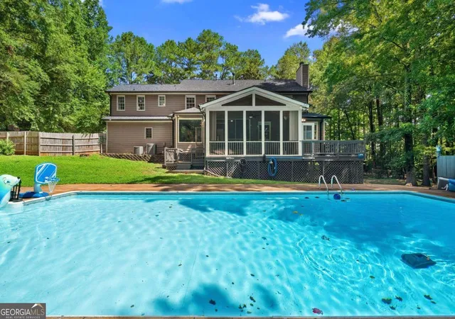 2nd image of 10560 Haynes Bridge Rd, Alpharetta, GA 30022 | MLS# 10826567