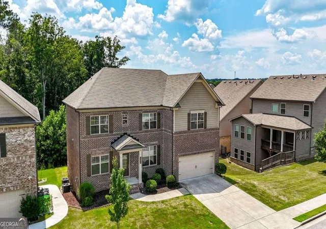 Photo 2 of Single family home for sale at 3304 Ivy Farm Path, Buford, GA 30519 | MLS# 10801160 | Listing updated on 2026-07-22
