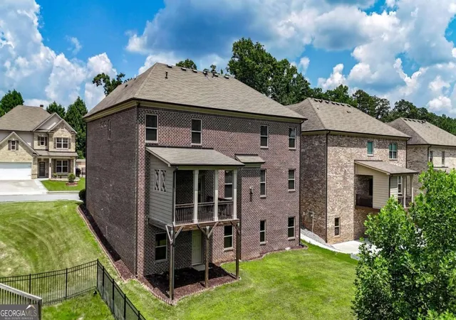 Photo 3 of Single family home for sale at 3304 Ivy Farm Path, Buford, GA 30519 | MLS# 10801160 | Listing updated on 2026-07-22