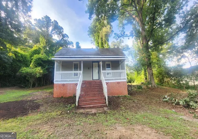 3rd image of 71 Sargent Railroad Ave, Newnan, GA 30263 | MLS# 10790215