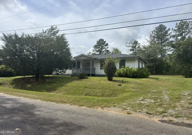 Photo 1 of Sale Pending at 118 Old Stage Dr, Milledgeville, GA 31061 | MLS# 10836608 | Listing updated on 2026-09-15