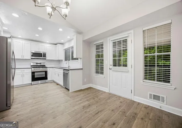 Photo 3 of Single family home for sale at 3021 Munson Ct, Snellville, GA 30039 | MLS# 10765489 | Listing updated on 2026-09-28