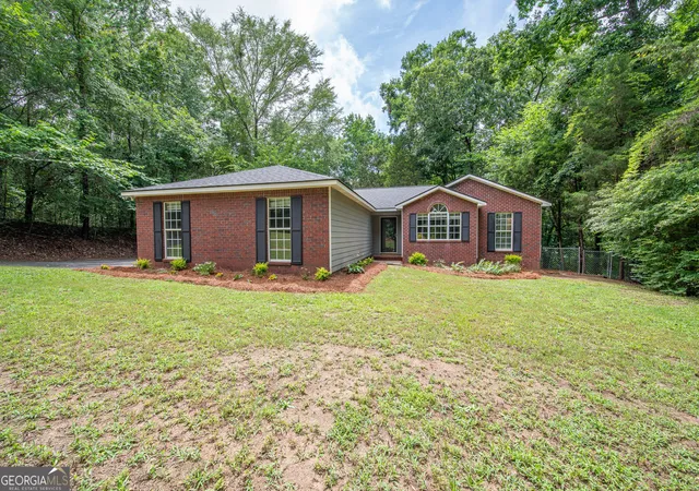 Homes for sale in Ellerslie, GA | 213 Douglas Dr, Ellerslie, GA 31807 | MLS# 10789118
