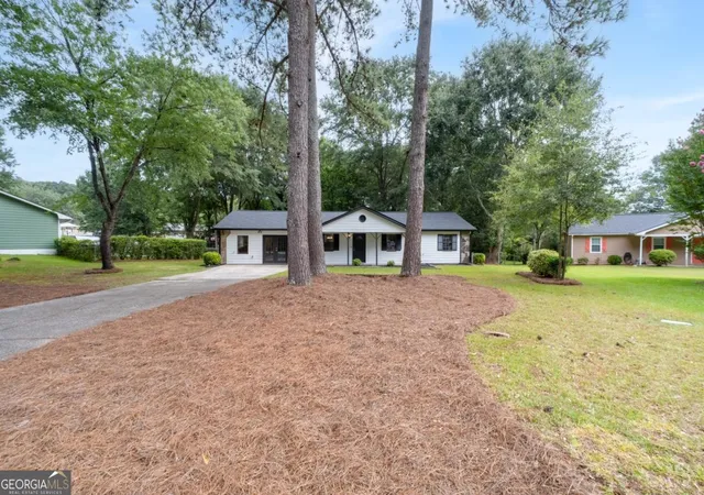 Photo 2 of Sale Pending at 1526 Haynes Ct, Grayson, GA 30017 | MLS# 10824911 | Listing updated on 2026-09-08