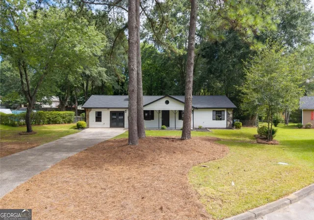 Photo 3 of Sale Pending at 1526 Haynes Ct, Grayson, GA 30017 | MLS# 10824911 | Listing updated on 2026-09-08
