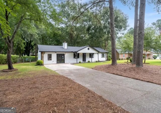Photo 3 of Sale Pending at 1526 Haynes Ct, Grayson, GA 30017 | MLS# 10824911 | Listing updated on 2026-09-08
