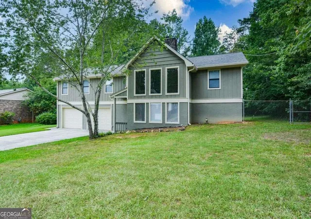Photo 2 of Single family home for sale at 3343 Mill Strm Ln Sw, Marietta, GA 30060 | MLS# 10797302 | Listing updated on 2026-08-10