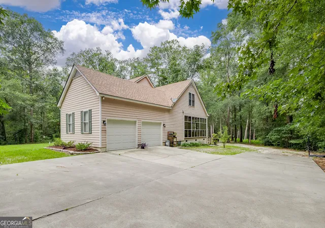 Photo 3 of Single family home for sale at 131 High Bluff Rd, Rincon, GA 31326 | MLS# 10827549 | Listing updated on 2026-09-21