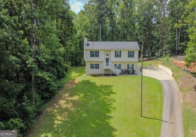 Homes for sale in Douglasville, GA | 3796 Cannon Dr, Douglasville, GA 30135 | MLS# 10804222