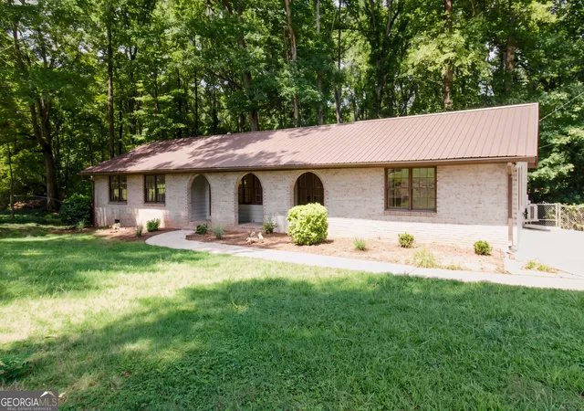 Photo 3 of Single family home for sale at 1191 Arrowhead Rd, Watkinsville, GA 30677 | MLS# 10834484 | Listing updated on 2026-10-29