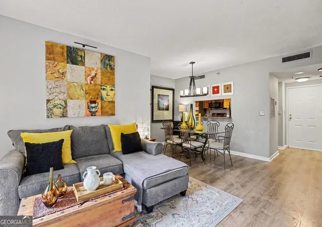 1st image of 1 Biscayne Dr Nw #109, Atlanta, GA 30309 | MLS# 10830008