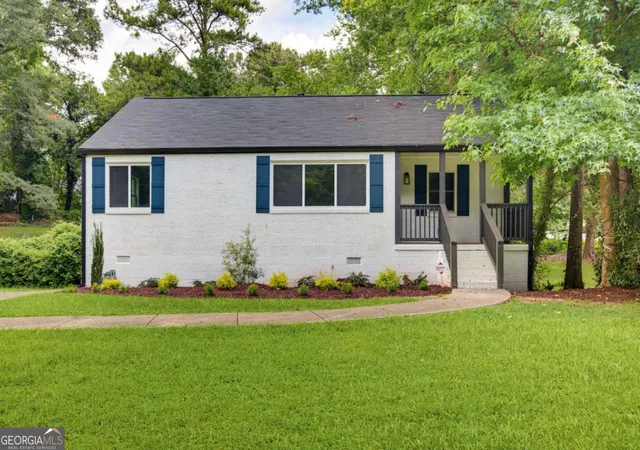 2nd image of 1815 Venetian Dr Sw, Atlanta, GA 30311 | MLS# 10826514