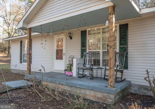 Photo 3 of Sale Pending at 3986 Corinth Rd, Newnan, GA 30263 | MLS# 10650626 | Listing updated on 2026-02-04