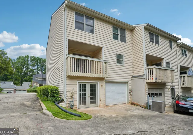 Photo 2 of Sale Pending at 19 Belmonte Ct Sw, Atlanta, GA 30311 | MLS# 10812561 | Listing updated on 2026-08-28