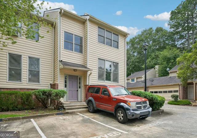 Photo 3 of Sale Pending at 19 Belmonte Ct Sw, Atlanta, GA 30311 | MLS# 10812561 | Listing updated on 2026-08-28