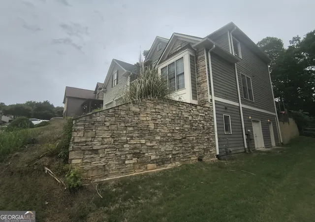 Photo 2 of Single family home for sale at 243 Yorkshire Ln, Villa Rica, GA 30180 | MLS# 10814972 | Listing updated on 2026-10-17
