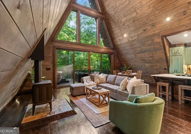 Photo 3 of Single family home for sale at 44 Magnolia Trl, Blue Ridge, GA 30513 | MLS# 10786119 | Listing updated on 2026-06-29