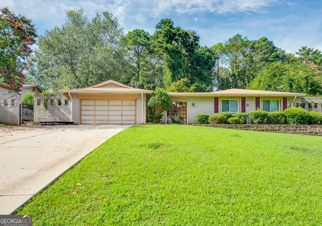 Photo 1 of Sale Pending at 3914 Sable Dr, Stone Mountain, GA 30083 | MLS# 10821491 | Listing updated on 2026-09-15