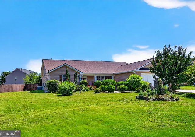 Photo 2 of Single family home for sale at 1312 Dianne Wy, Winder, GA 30680 | MLS# 10781438 | Listing updated on 2026-08-30
