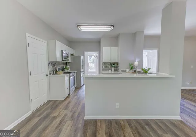 Photo 3 of Sale Pending at 4520 Wexford Ct, Cumming, GA 30040 | MLS# 10783803 | Listing updated on 2026-10-20