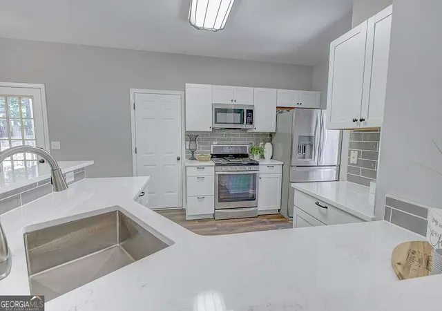 Photo 4 of Sale Pending at 4520 Wexford Ct, Cumming, GA 30040 | MLS# 10783803 | Listing updated on 2026-10-20