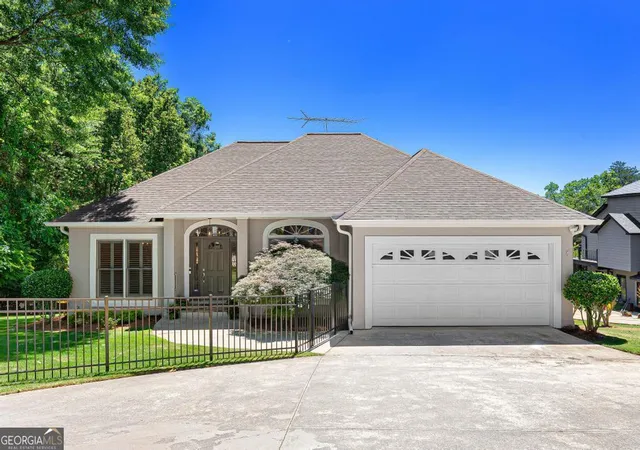 1st image of 166 Knox Cir, Lavonia, GA 30553 | MLS# 10817141