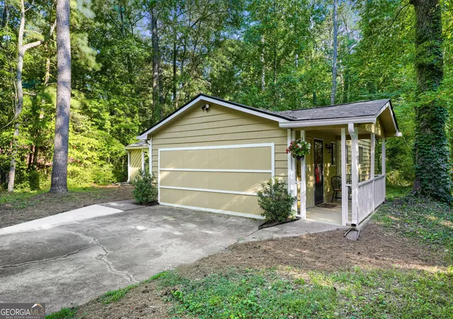 Photo 2 of Single family home for sale at 2035 N Landing Wy, Marietta, GA 30066 | MLS# 10801513 | Listing updated on 2026-08-26