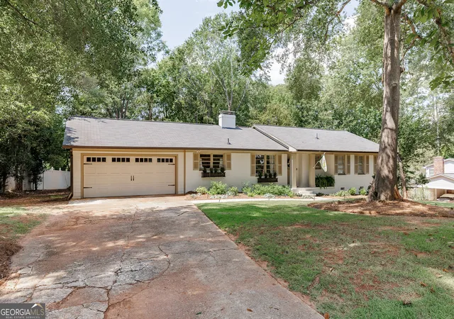 Photo 4 of Sale Pending at 155 Harold Dr, Athens, GA 30606 | MLS# 10599569 | Listing updated on 2025-12-22