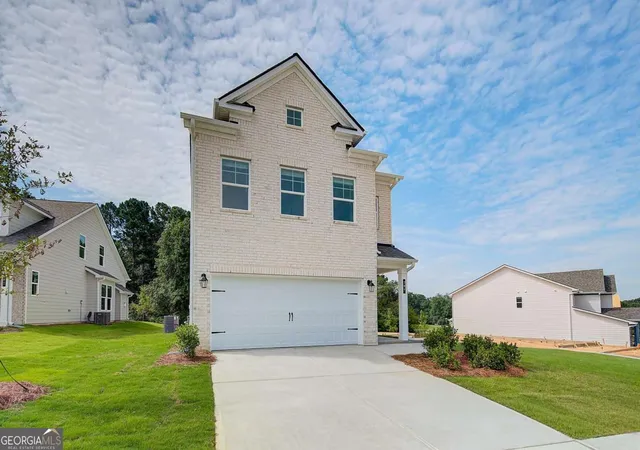 Photo 3 of Sale Pending at 326 Bedford Tr, Conyers, GA 30094 | MLS# 10827850 | Listing updated on 2026-09-14