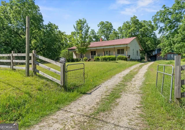 3rd image of 5331 Union Point Hwy, Union Point, GA 30669 | MLS# 10781156