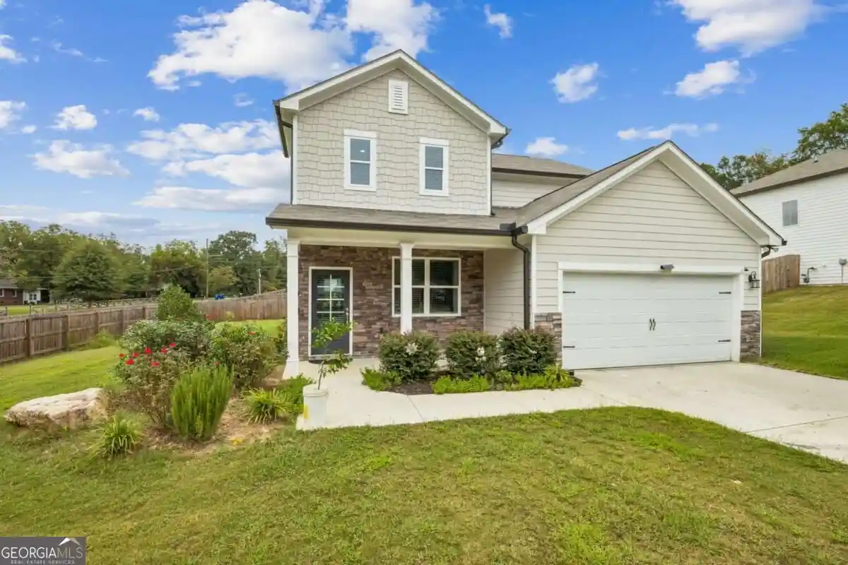 Photo 1 of Single family home for sale at 865 Lakeshore Dr, Winder, GA 30680 | MLS# 10855438 | Listing updated on 2026-10-14