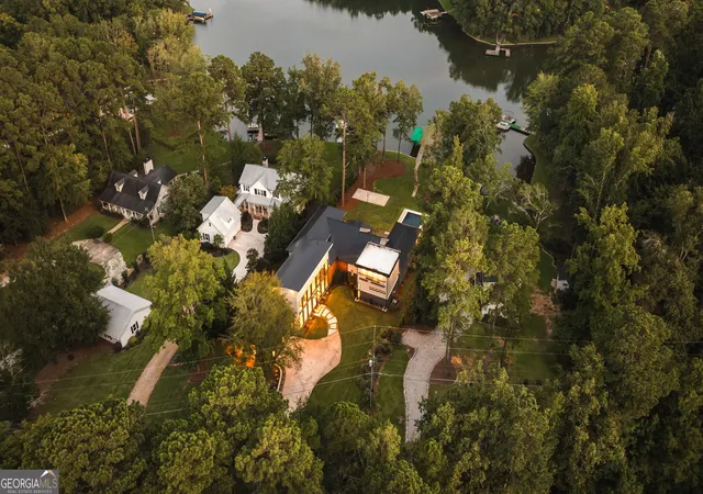 Photo 2 of Single family home for sale at 298 W River Bend Dr, Eatonton, GA 31024 | MLS# 10832271 | Listing updated on 2026-10-13