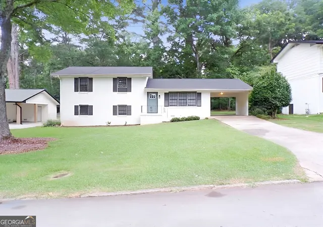 Photo 2 of Sale Pending at 2614 Bull Run Dr, Decatur, GA 30034 | MLS# 10801174 | Listing updated on 2026-09-02