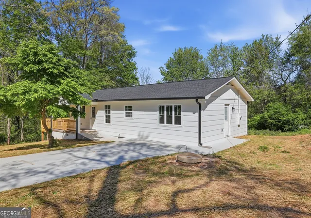 Homes for sale in Clarkesville, GA | 165 Pearl St, Clarkesville, GA 30523 | MLS# 10730491