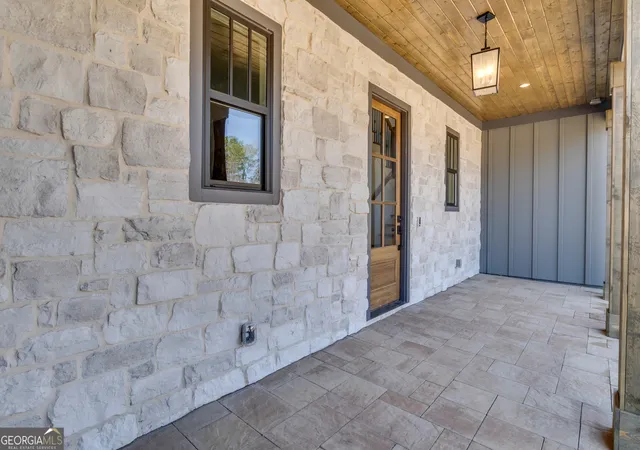 Photo 4 of Single family home for sale at 35 Stubbs Hill, Senoia, GA 30276 | MLS# 10711167 | Listing updated on 2026-08-29