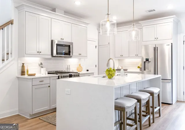 Photo 4 of Single family home for sale at 3338 Springhaven Ave, Hapeville, GA 30354 | MLS# 10827980 | Listing updated on 2026-10-06