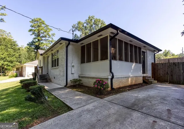 2nd image of 349 Mossy Creek Dr Se, Marietta, GA 30067 | MLS# 10832509