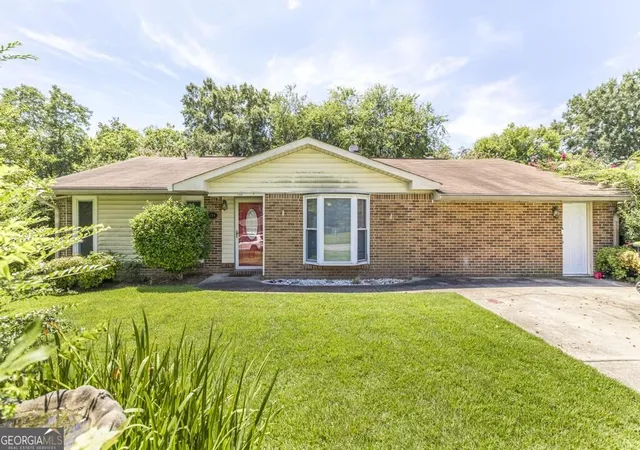 Photo 1 of Single family home for sale at 104 Fieldstone Rd, Warner Robins, GA 31093 | MLS# 10826771 | Listing updated on 2026-09-24