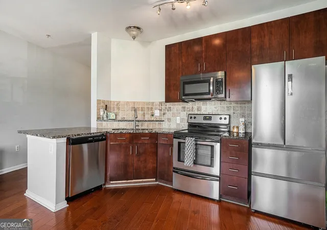 2nd image of 898 Oak St Sw #3213, Atlanta, GA 30310 | MLS# 10788522