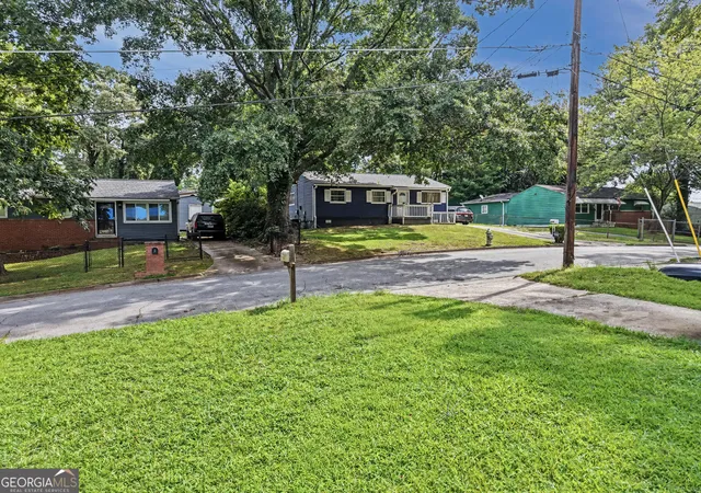 Photo 4 of Single family home for sale at 2190 Addison Pl NW, Atlanta, GA 30318 | MLS# 10836671 | Listing updated on 2026-09-14