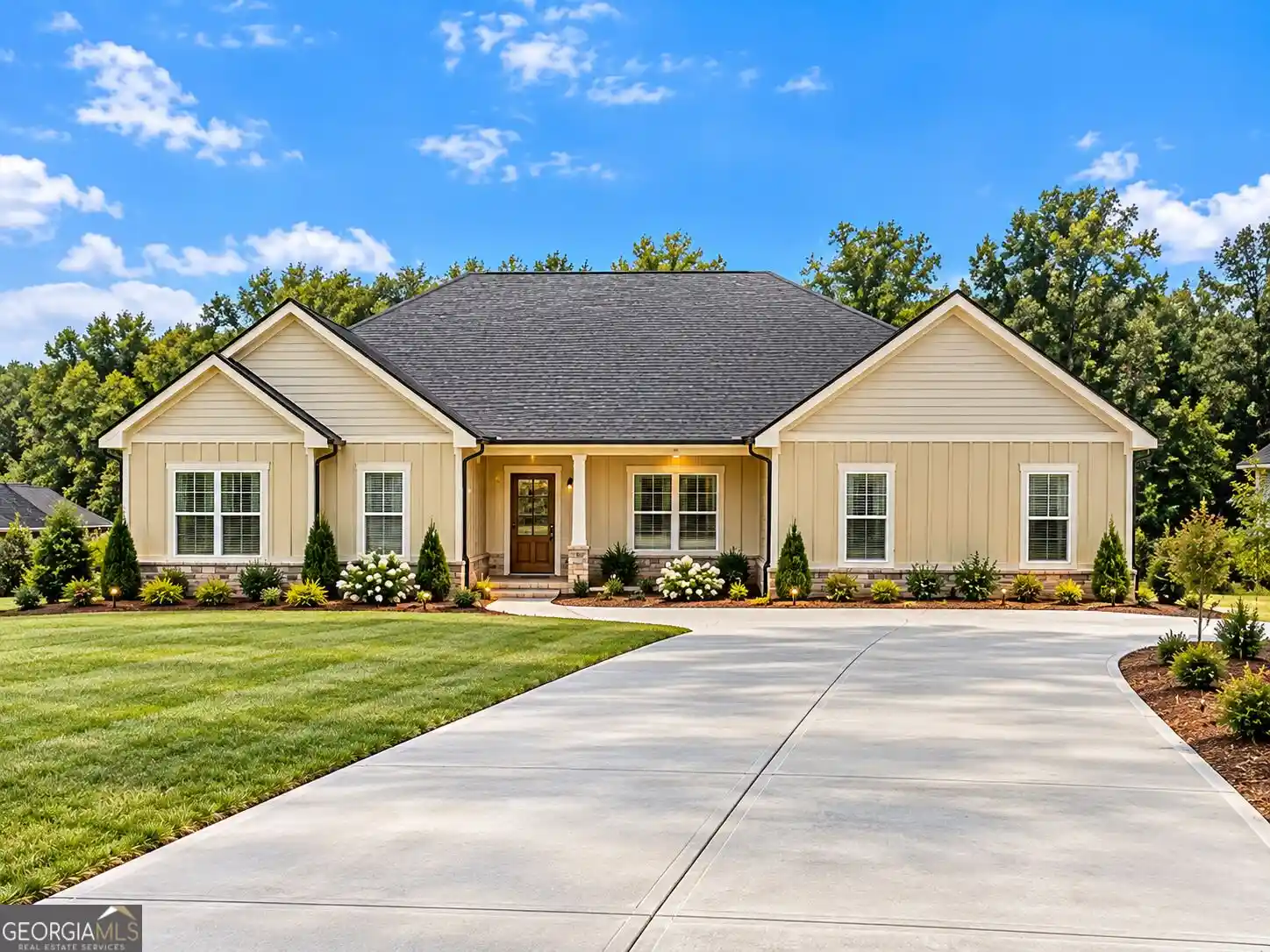 Photo 1 of Single family home for sale at 581 Manning Gin Rd, Winder, GA 30680 | MLS# 10833179 | Listing updated on 2026-10-15
