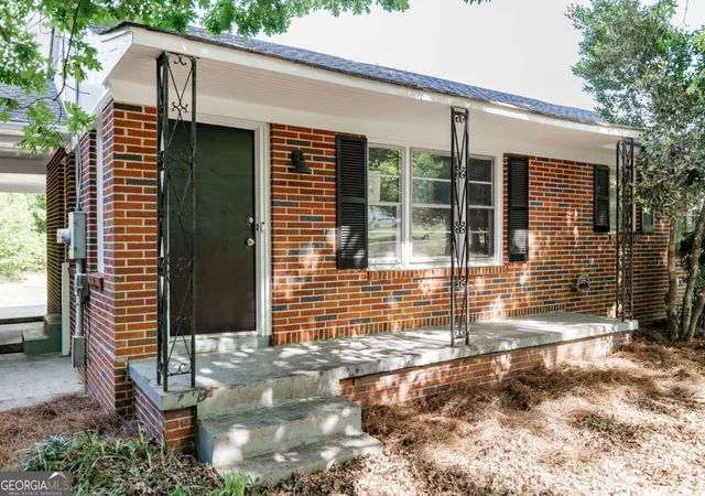 Photo 2 of Single family home for sale at 170 Jefferson River Rd, Athens, GA 30607 | MLS# 10742530 | Listing updated on 2026-09-14