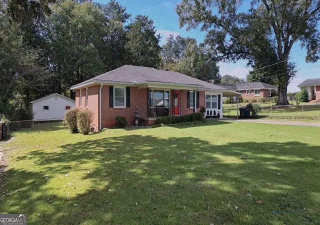 Photo 1 of Single family home for sale at 304 Mobley St, Griffin, GA 30223 | MLS# 10869879 | Listing updated on 2026-10-28