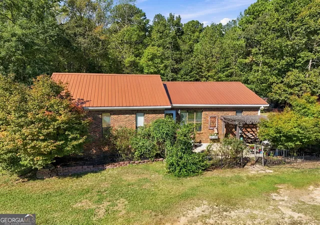 Single family home for sale at 525 Dean Rd, Greenville, GA 30222 | MLS# 10872162